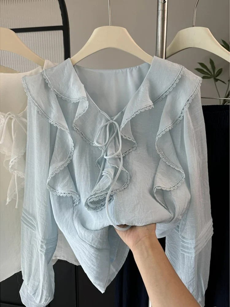 Embroidery Designer - Francuska bluzka z dekoltem w serek,