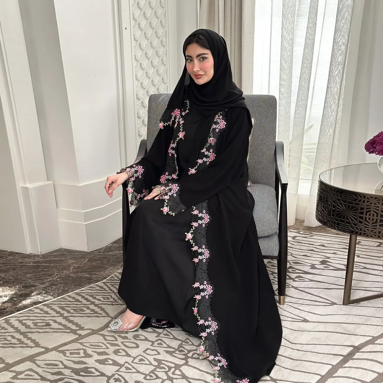 Czarna Haftowana Kimonowa Dżel – Embroidery Kebaya recenzja i cena