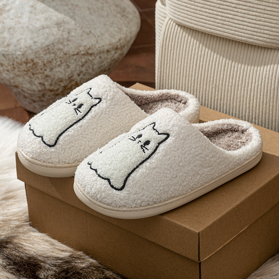 Urocze kapcie damskie z haftem – Embroidery Cat recenzja i cena