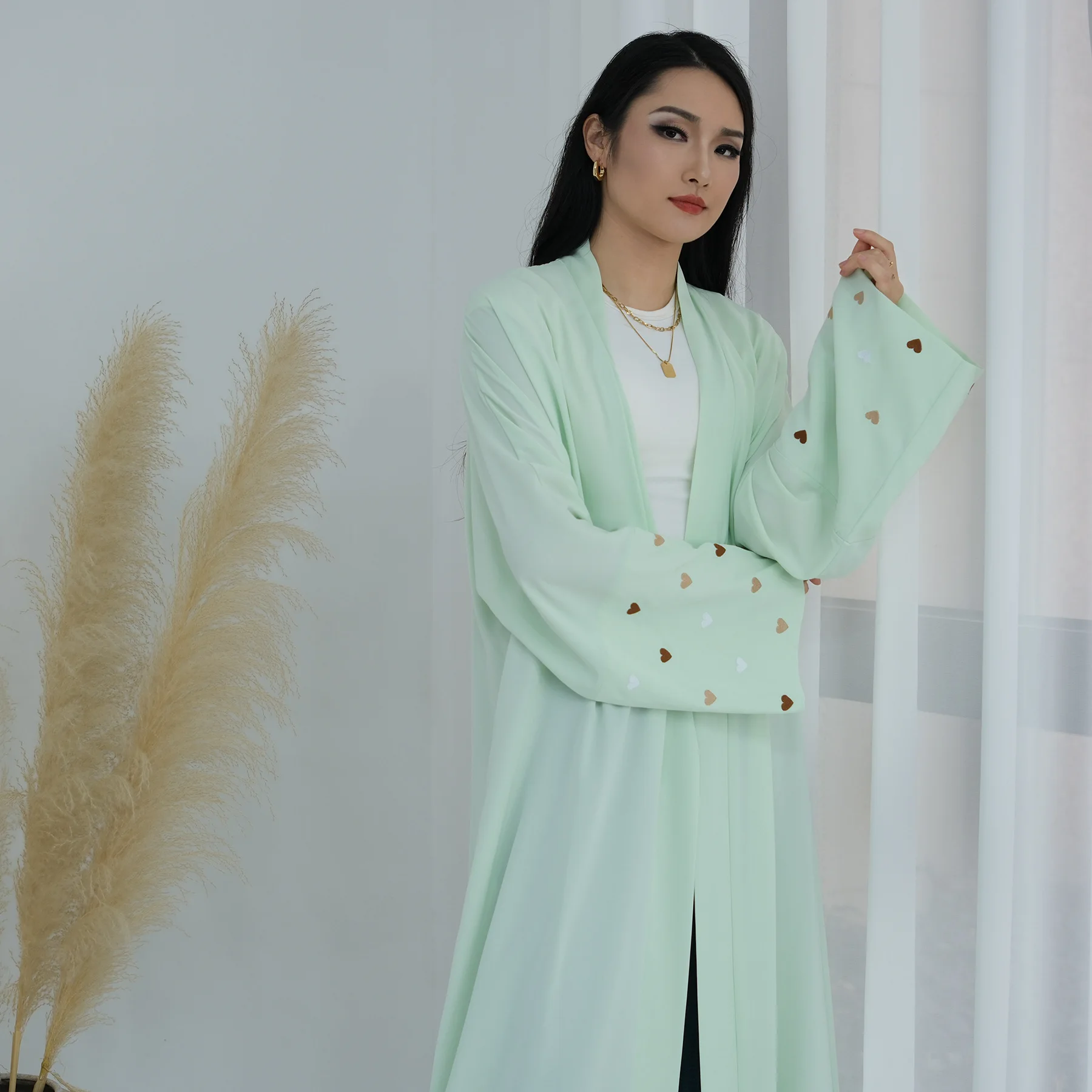 Długa szata z haftem w kształc – Embroidery Kebaya recenzja i cena